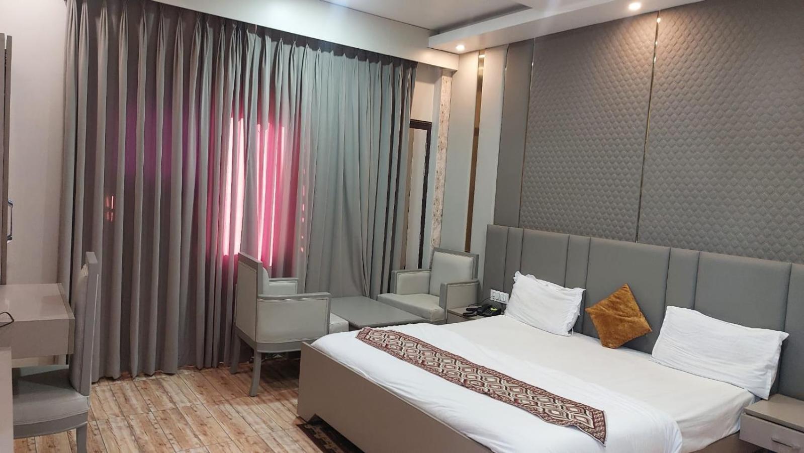 Hotel Rajshree Tanakpur Экстерьер фото