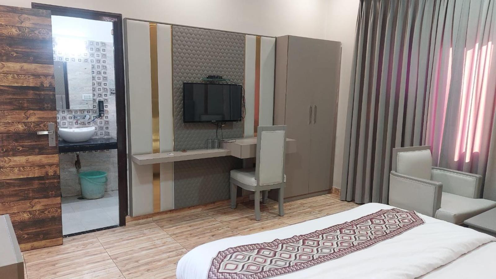 Hotel Rajshree Tanakpur Экстерьер фото