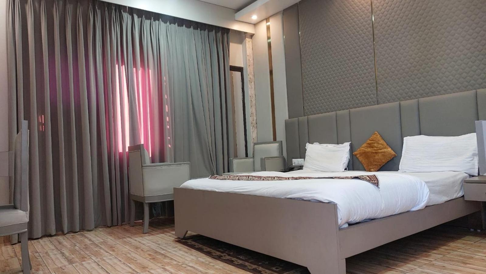 Hotel Rajshree Tanakpur Экстерьер фото